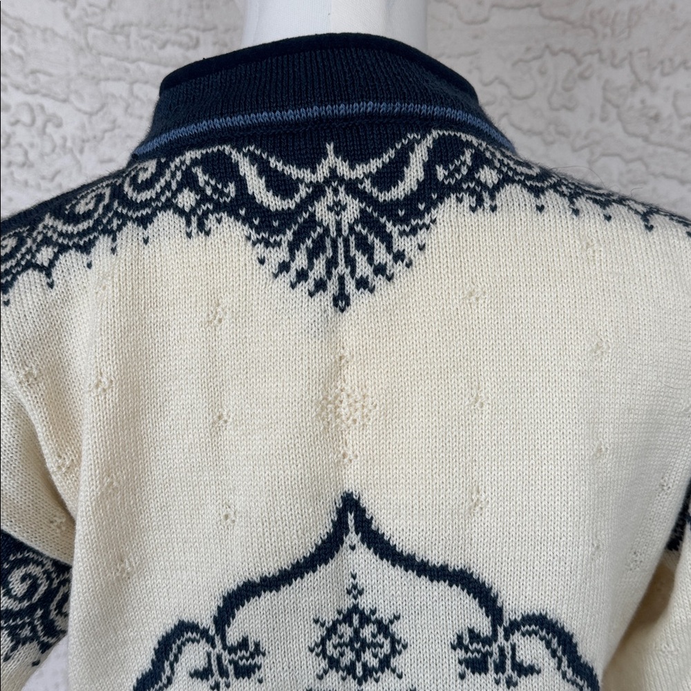 Dale of Norway Vintage Cardigan Sweater - 100 % Wool - Picture 5 of 13